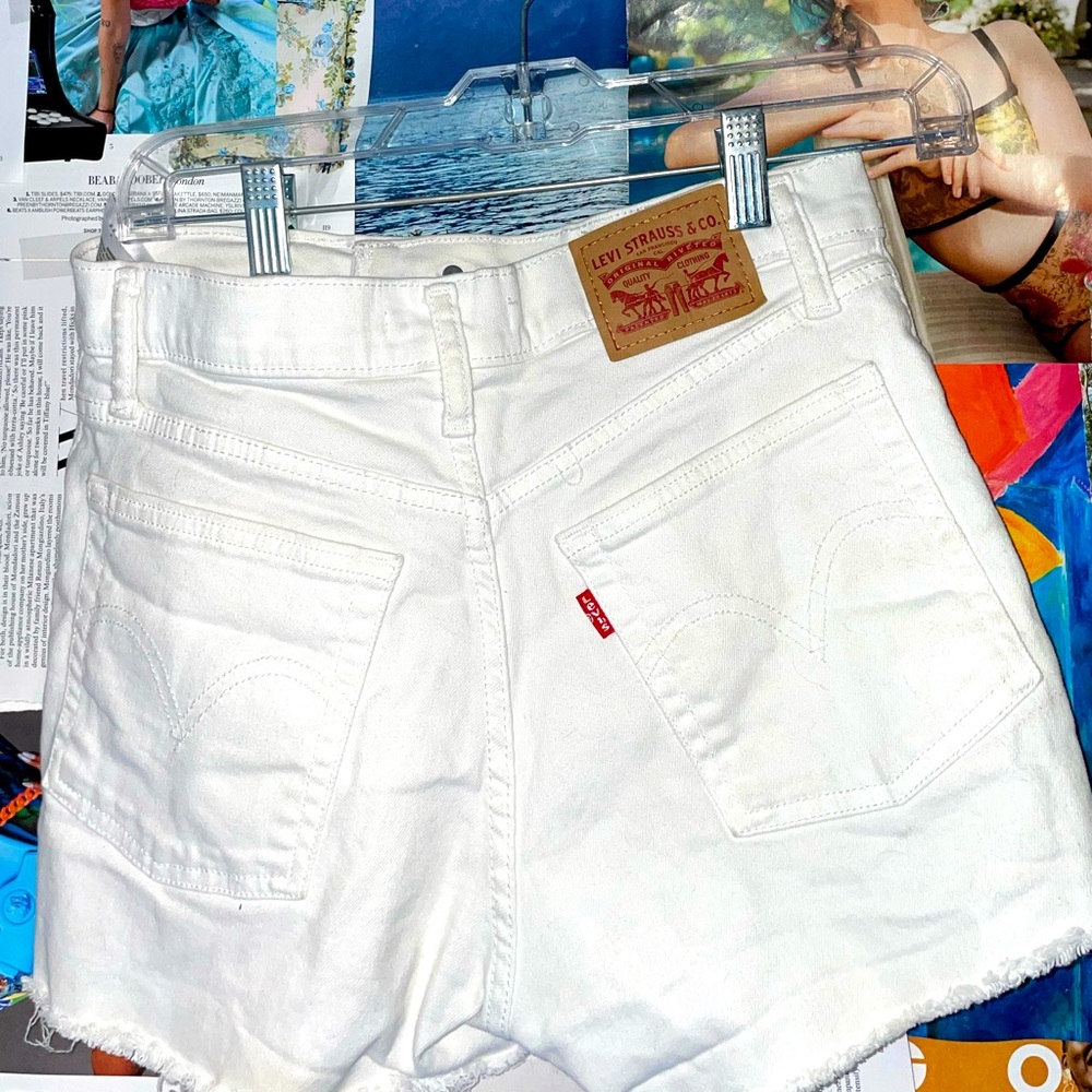 LEVIS high rise shorts